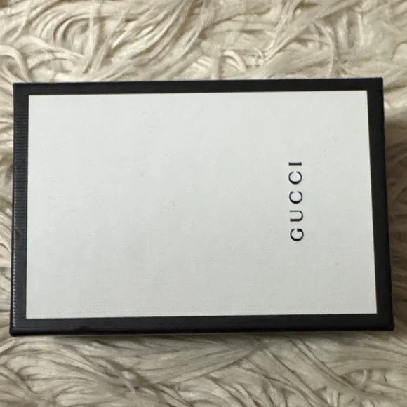 Gucci Fuchsia Compact Leather Wallet - Picture 11 of 15